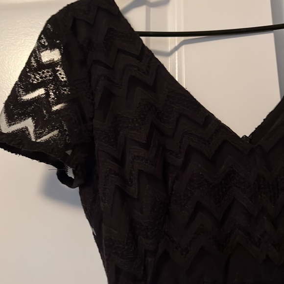 🔥Hot Pick🔥Brand New sandro embroidered dress with low neckline - Picture 7 of 10